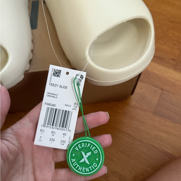 adidas gazelle silver green womens Yeezy Slide Bone - FW6345